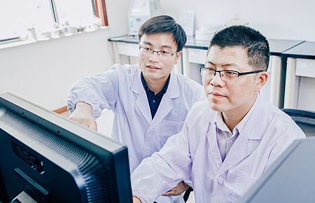 致力于為全球客戶提供全方位系統解決方案,成為他們最值得信賴的合作伙伴。